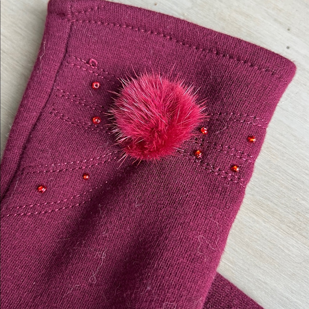 Cozy soft wine colored gloves maroon - Picture 2 of 4